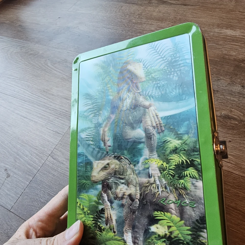 Vintage style 3D dinosaur green metal pencil box with clasp